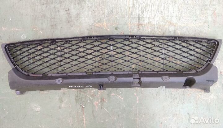 Решетка бампера Mazda 3 BK 2003-2006 седан