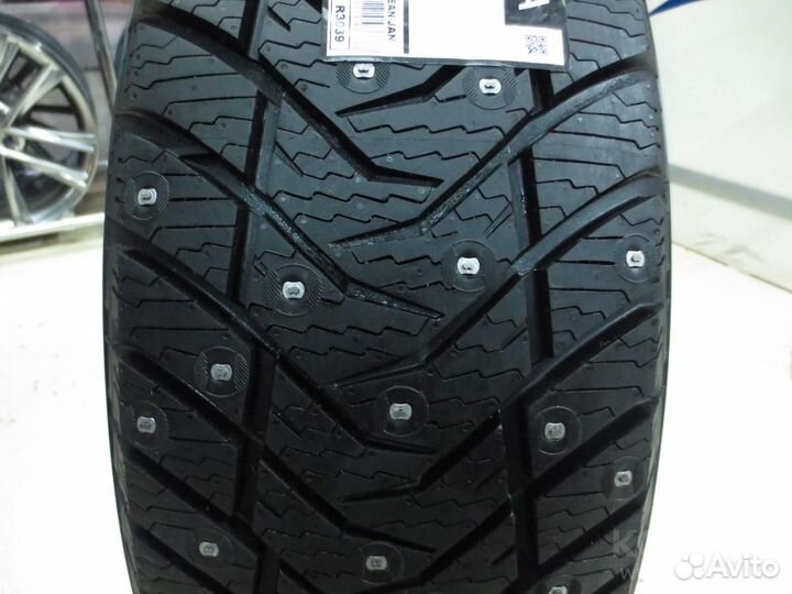 Yokohama IceGuard Stud IG65 285/45 R22