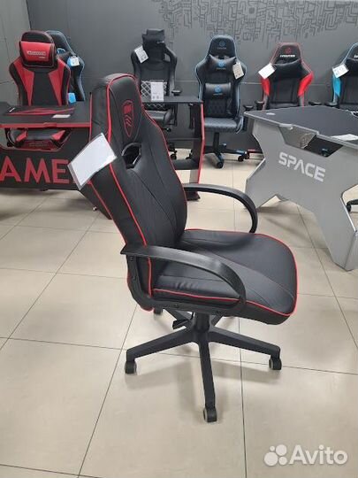 Игровое компьютерное кресло