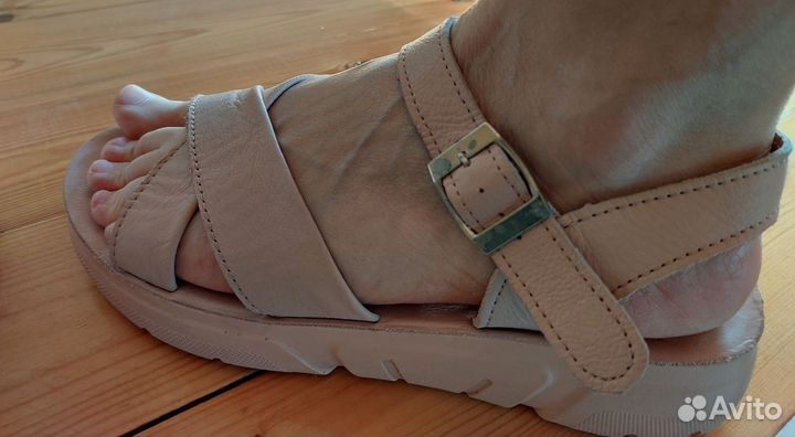 Босоножки натуральная кожа 40 размер