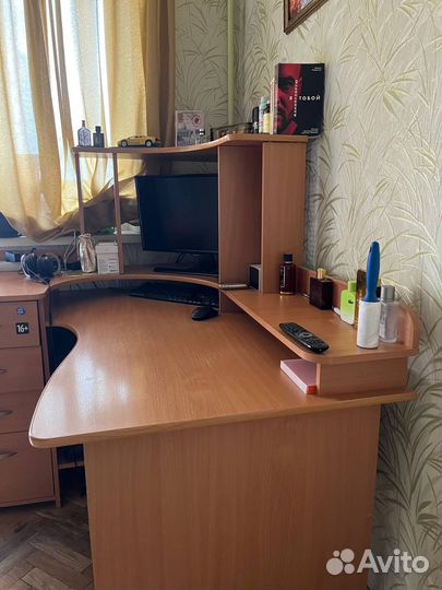 Угловой письменный стол б/у