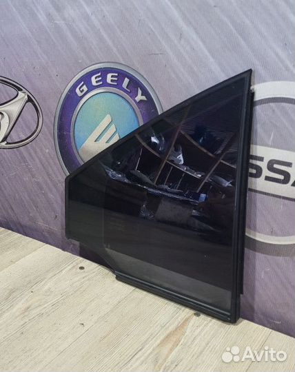 Форточка стекло двери Nissan primera P12 Прав