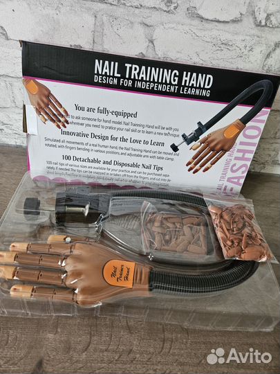 Тренировочная рука для маникюра