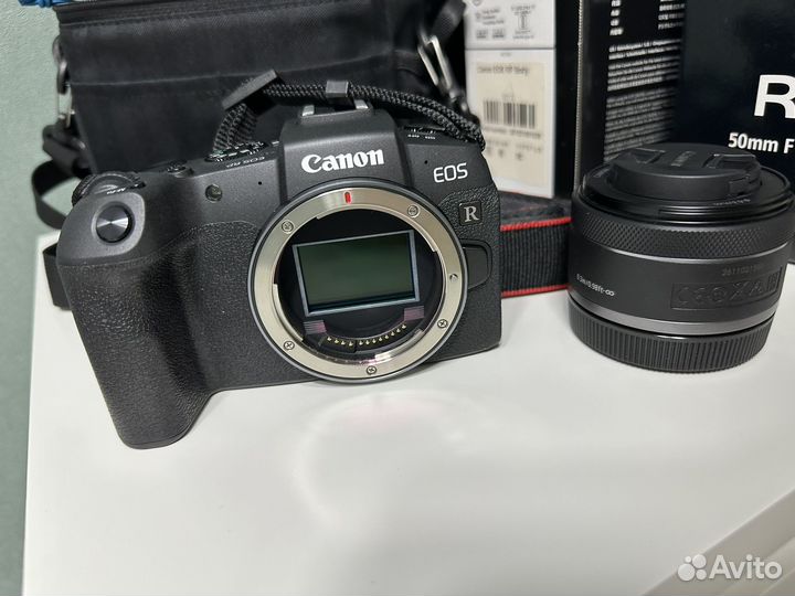 Беззеркальный фотоаппарат Canon EOS RP Body