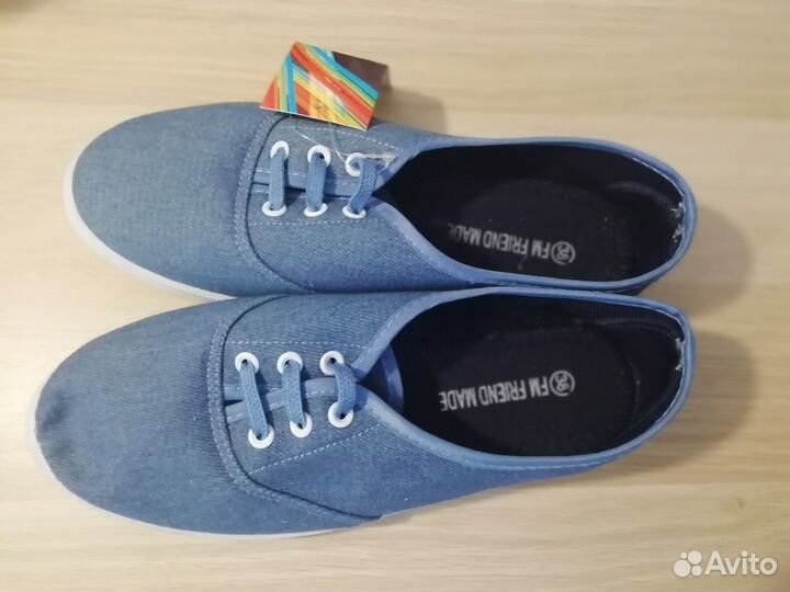 Новые женские кеды