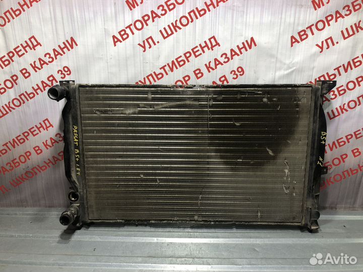 Радиатор охлаждения Фольксваген Пассат 1.8 т