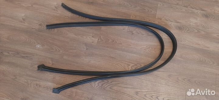 Уплотнитель стекла двери Mercedes CLK W209