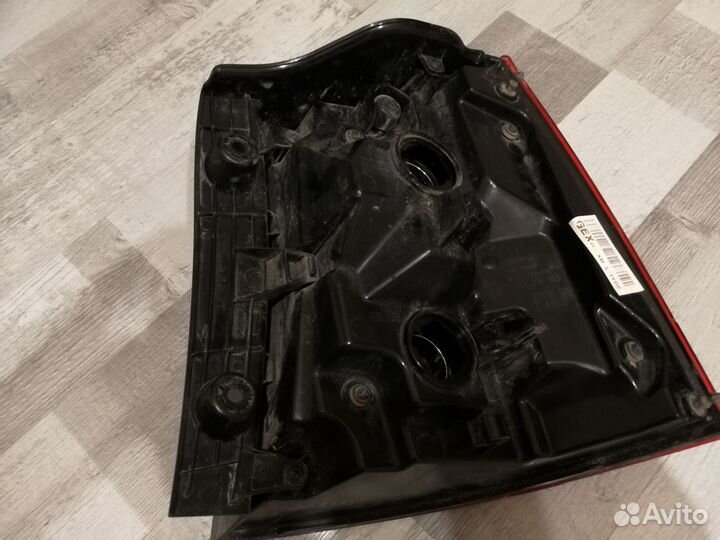 Задняя левая фара киа Соренто II