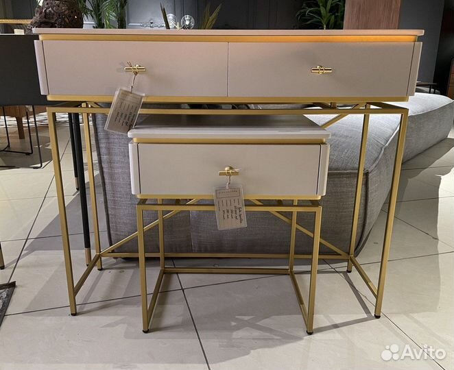 Консоль дизайнерская из Европы