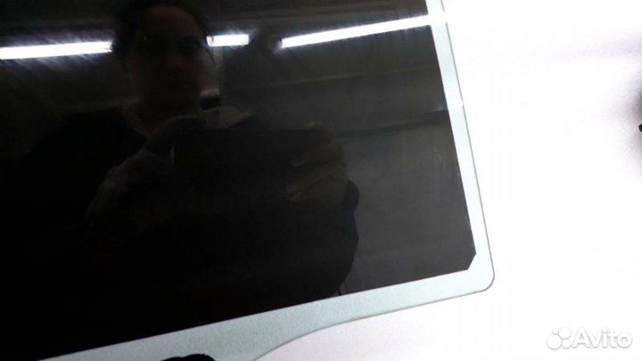 Стекло двери заднее правое Audi Q7 4M crec 2016