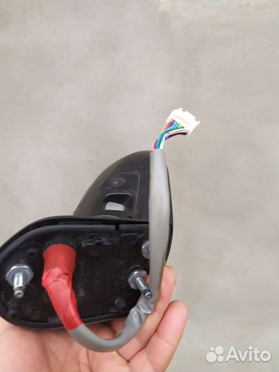 Левое зеркало таета раф 4