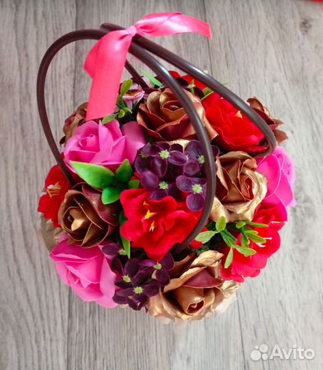 Корзинки из ароматных мыльных роз