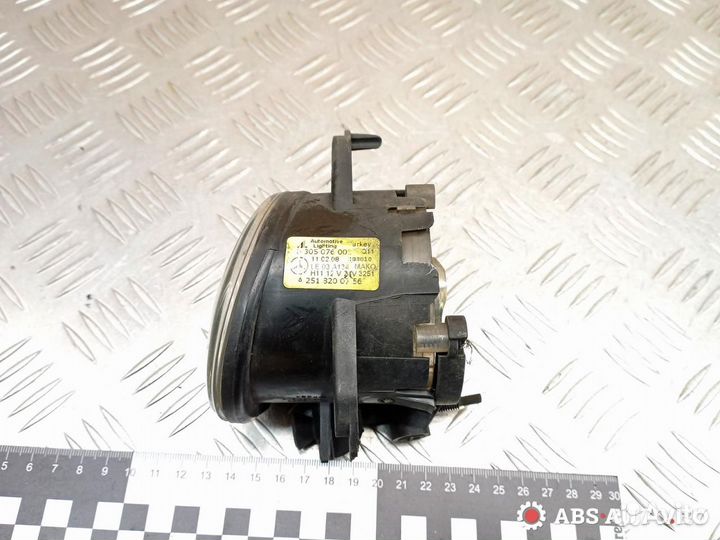 Фара противотуманная правая Mercedes-Benz C-Класс