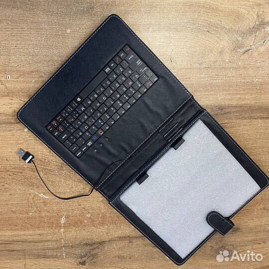 Чехол клавиатура для планшета