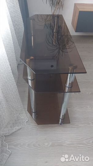 Тумба под тв из тонированного стекла