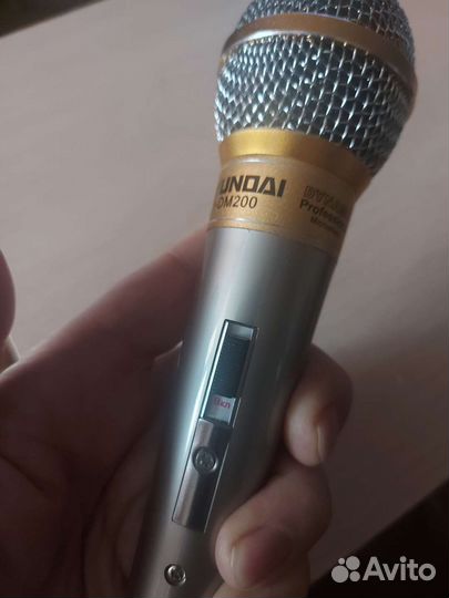 Микрофон для караоке Hyundai H-DM200