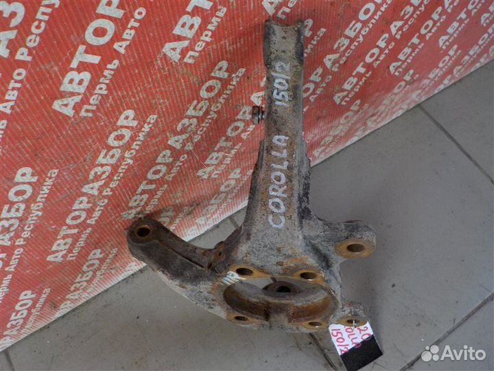 Поворотный кулак передний правый Toyota Corolla