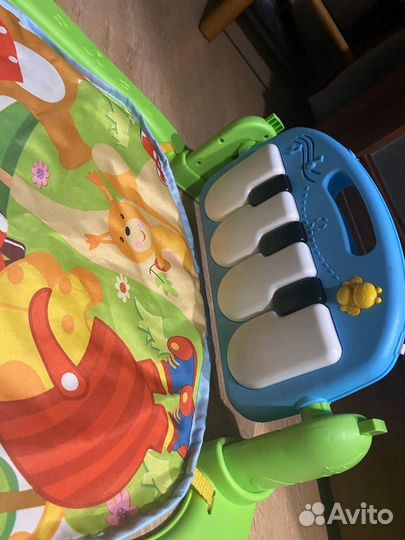 Развивающий коврик с пианином