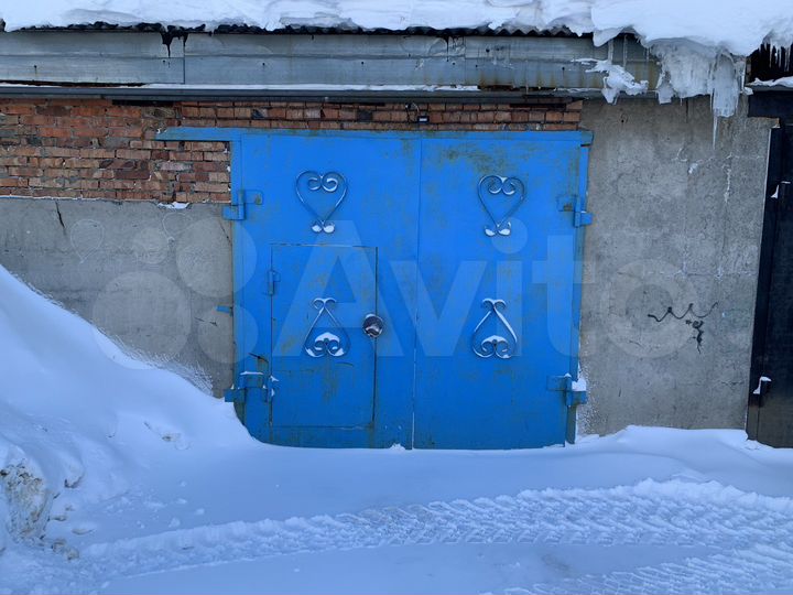 Гараж, > 30 м²