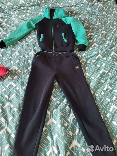 Женский спортивный костюм