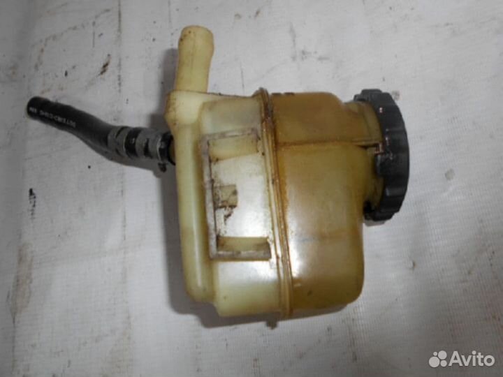 Бачок гидроусилителя Toyota Avensis II (2003-2008)