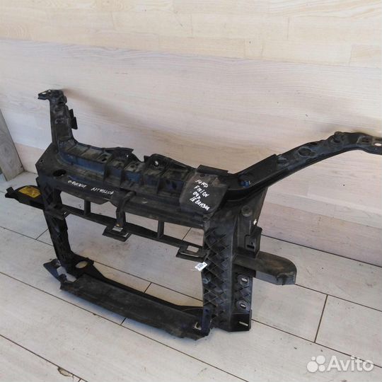 Передняя панель телевизор Ford Fusion I