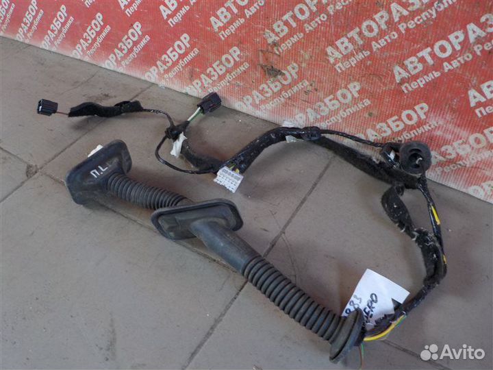 Проводка двери передняя левая Renault Sandero 2