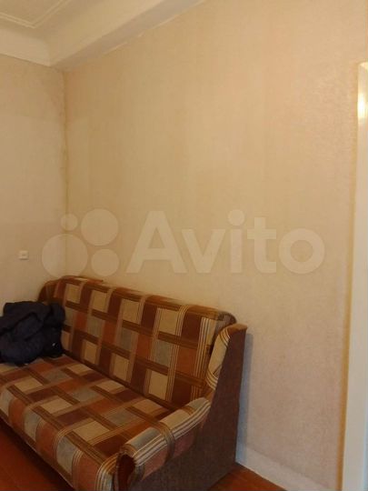 Комната 24 м² в 3-к., 4/4 эт.