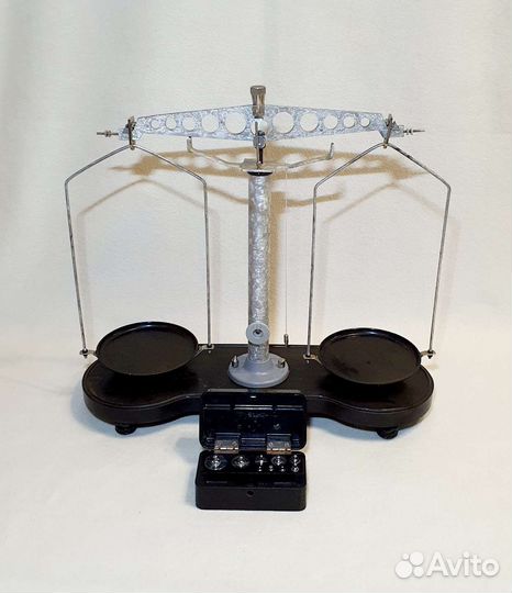 Весы лабораторные. СССР