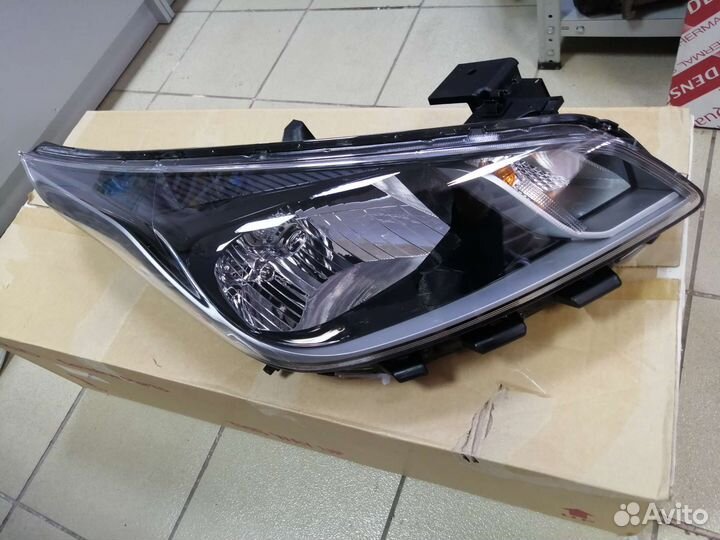 Фара правая KIA Rio 4 новая оригинал