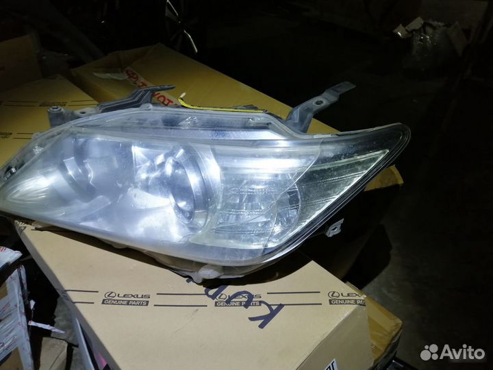 Фара левая Toyota Camry 50 11-15г