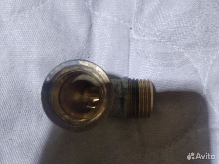 Уголок латунный 1/2