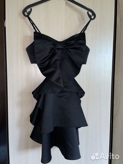 Платье 44размер 2200