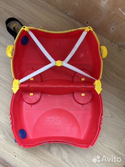 Детский чемодан каталка