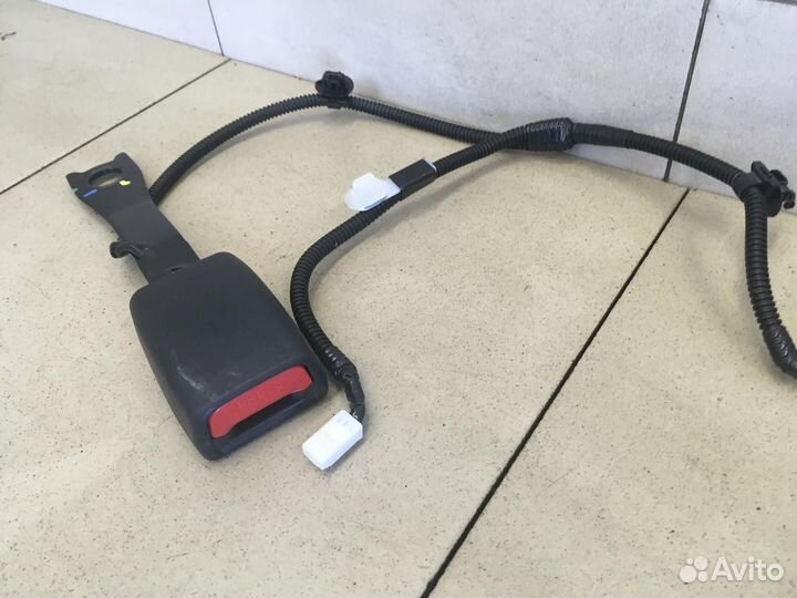 Ответная часть ремня безопасности Hi Lux 2015