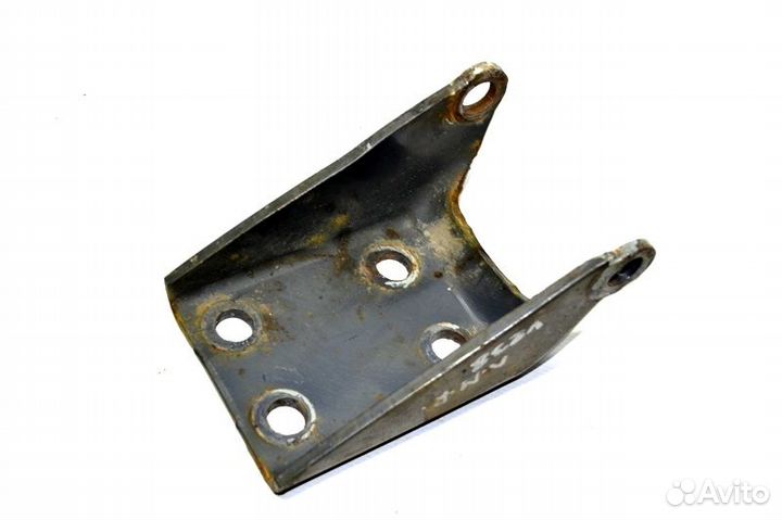 Кронштейн амортизатора вспомогательного моста, вер