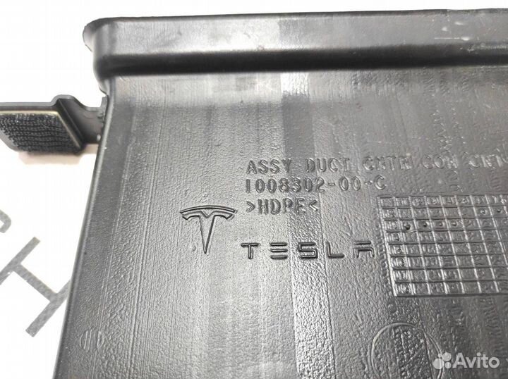 Воздуховод печки Tesla Model S 2015 1008302-00-C