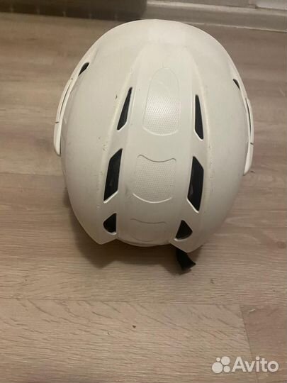 Хоккейный шлем