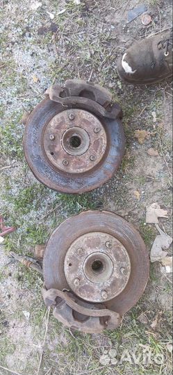 Поворотный кулак Мазда капелла Mazda Capella