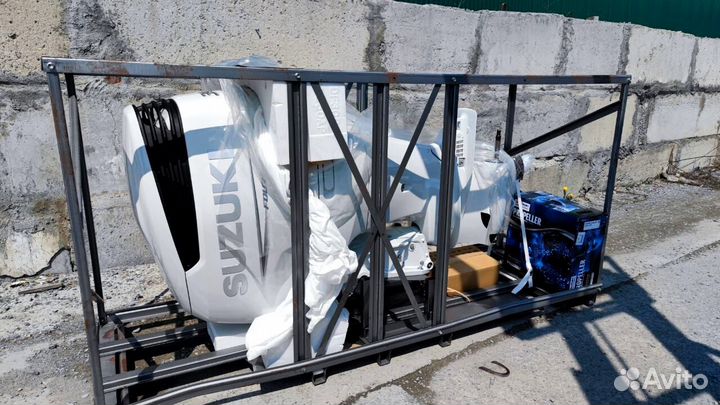 Мотор лодочный Suzuki DF300APX белый в наличии