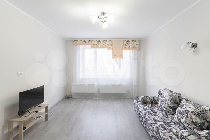 2-к. квартира, 74 м², 1/14 эт.