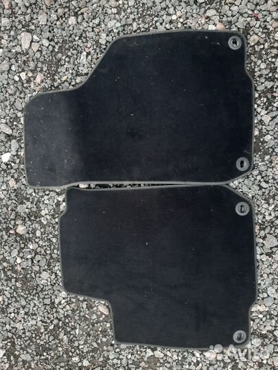 Автомобильные коврики на Golf 5