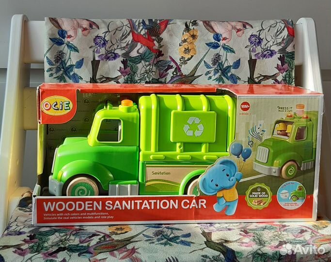 Игрушка Wanborns Мусоровоз WB004-J