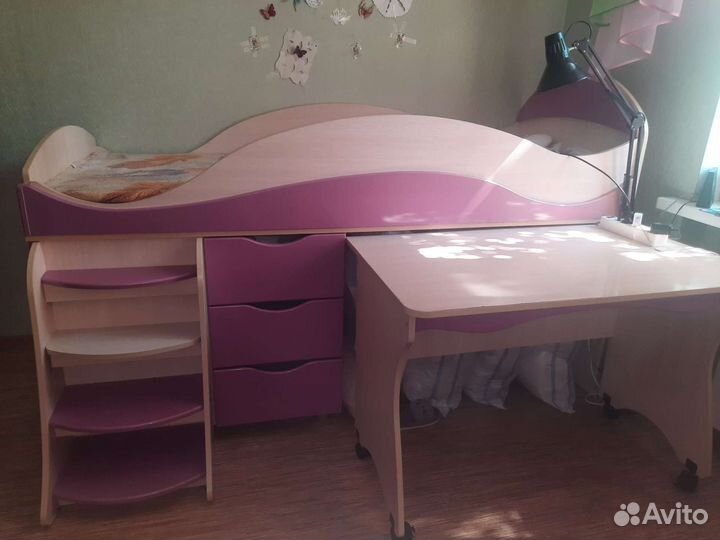 Детская кровать чердак со столом