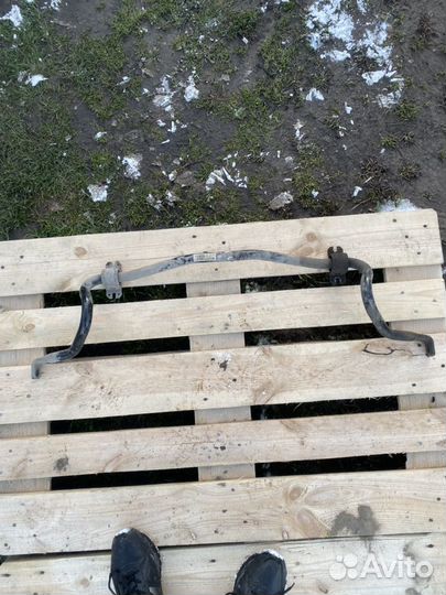 Opel Astra J GTC 2013 года стабилизатор передний