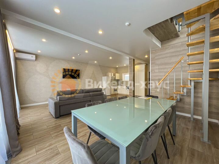 Коттедж 180 м² на участке 15 сот.