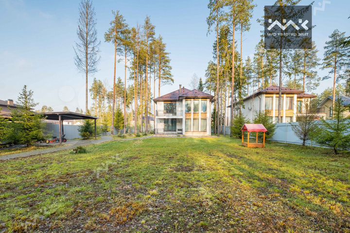 Дом 308 м² на участке 20 сот.