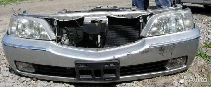 Радиатор охлаждения Honda Legend