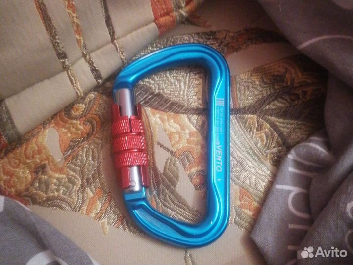 Карабин для скалолазанье