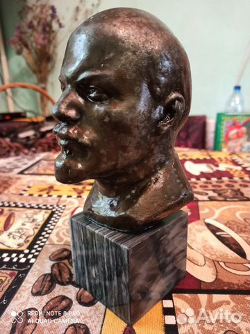 Бюст Ленина